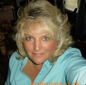 Meet your Posher, Lorie